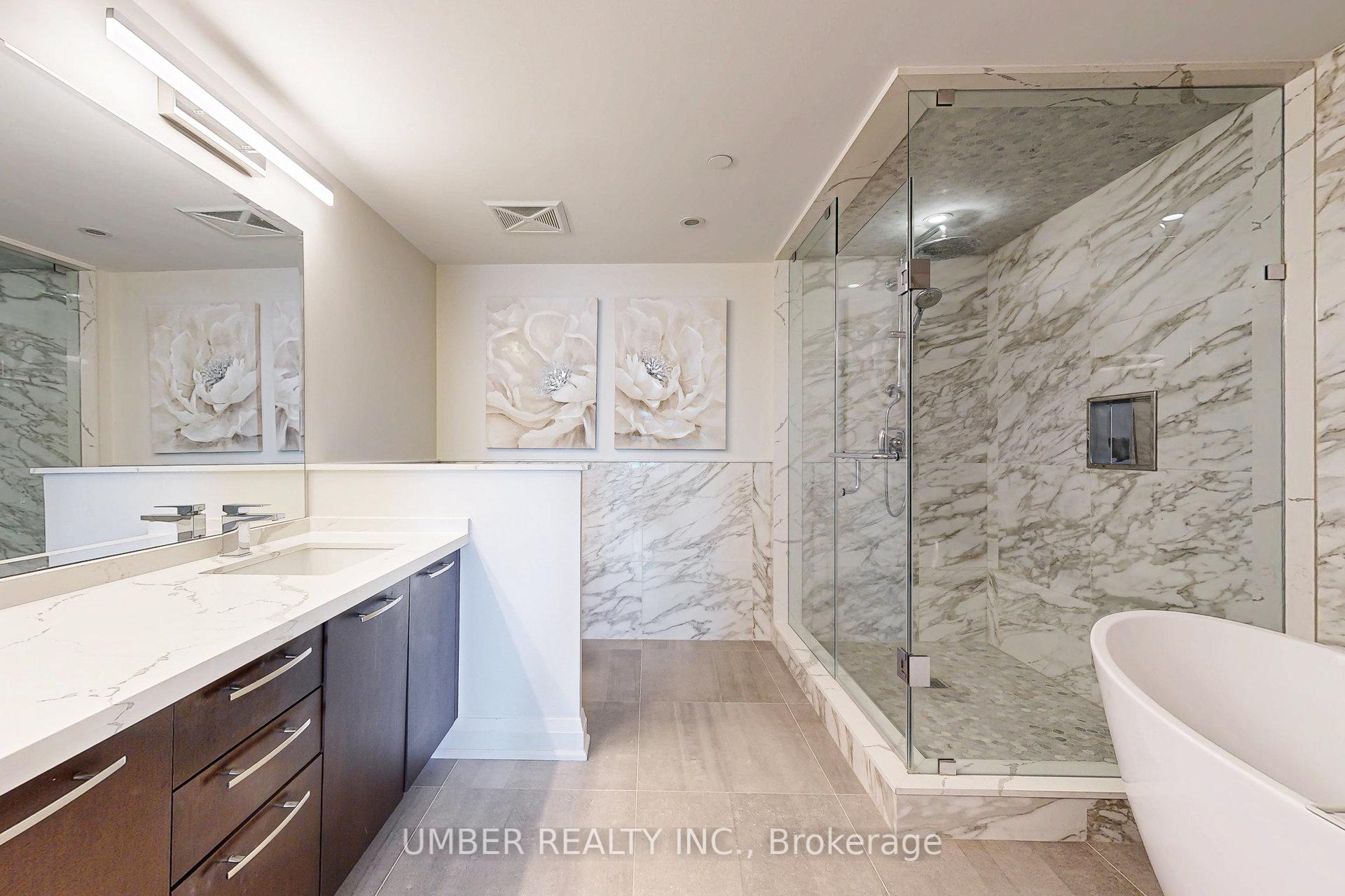 2 Bedrooms Condo at 11 Bronte, Oakville For sale