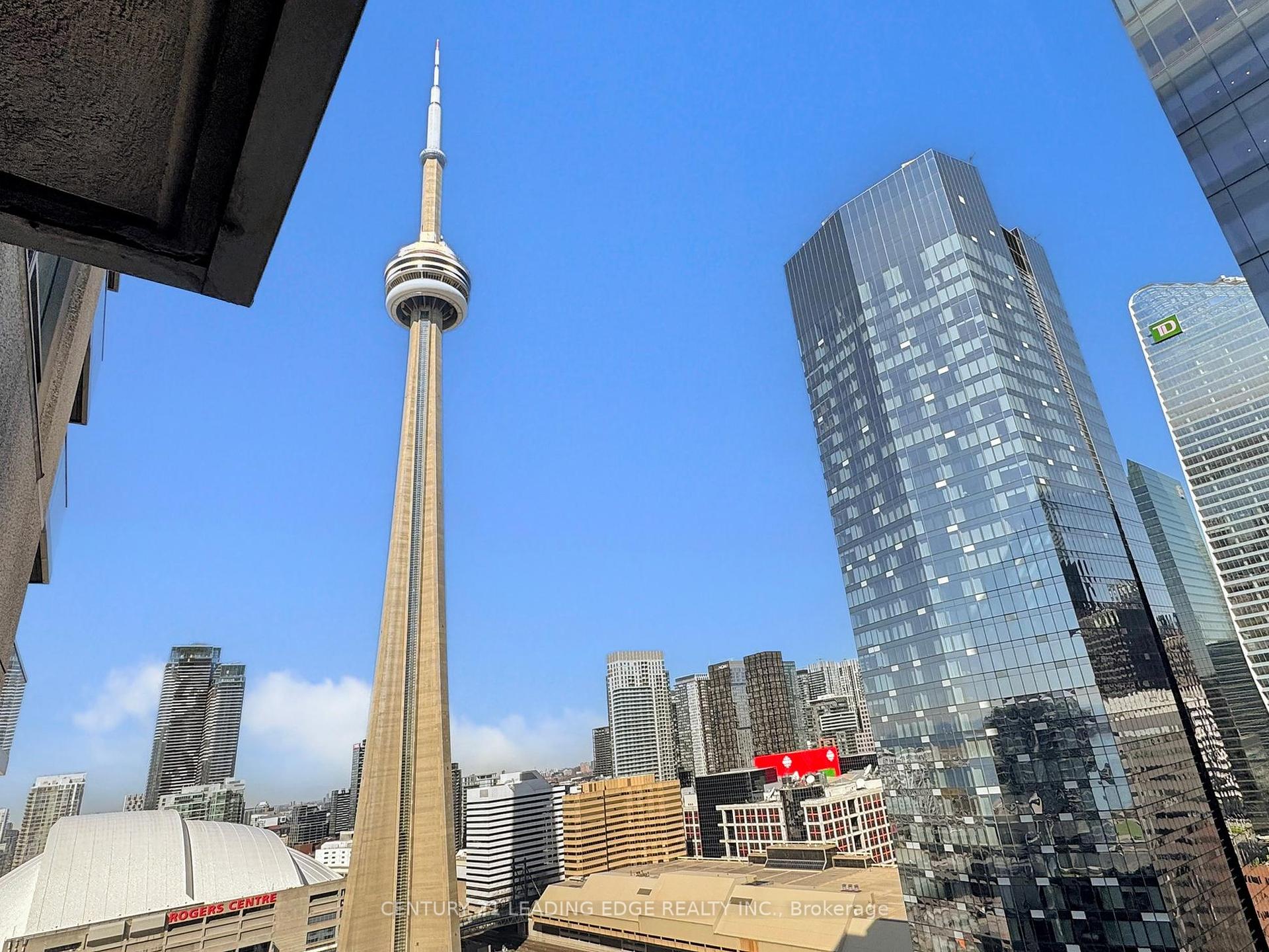 2 Bedrooms Condo at 30 Grand Trunk, Toronto For sale