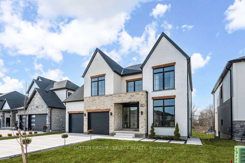 40 Royal Crescent, Southwold, ON N5P 0G5
