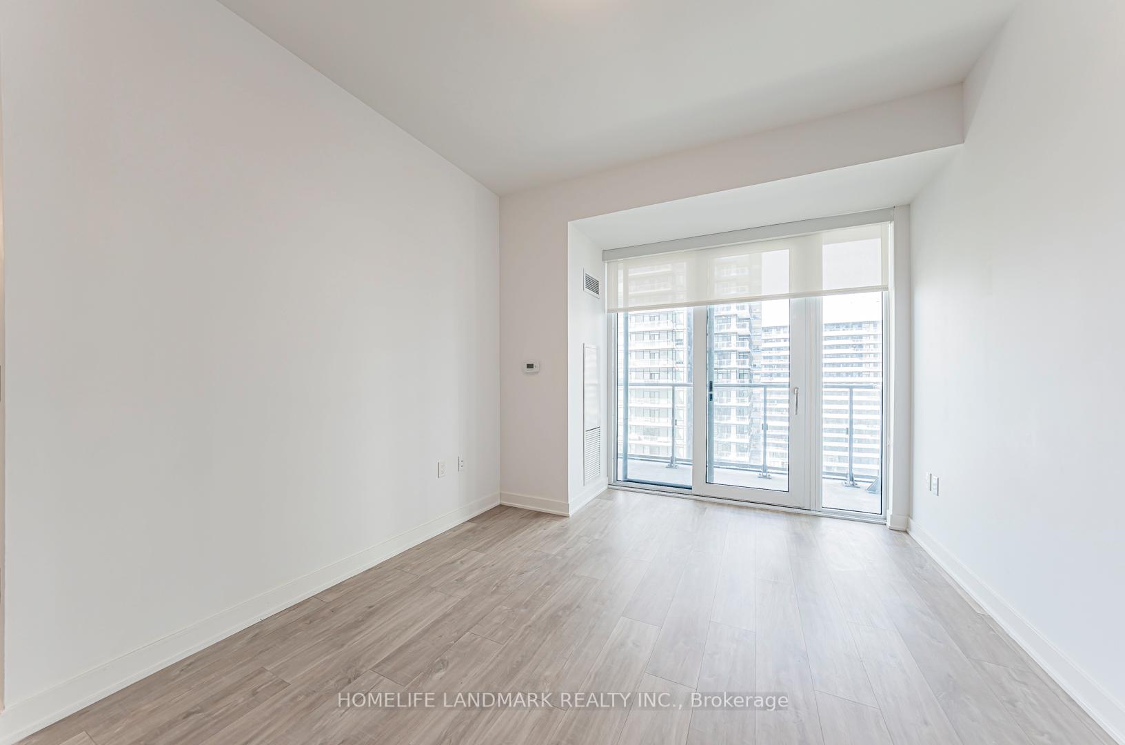 3 Bedrooms Condo at 4675 Metcalfe, Mississauga For sale