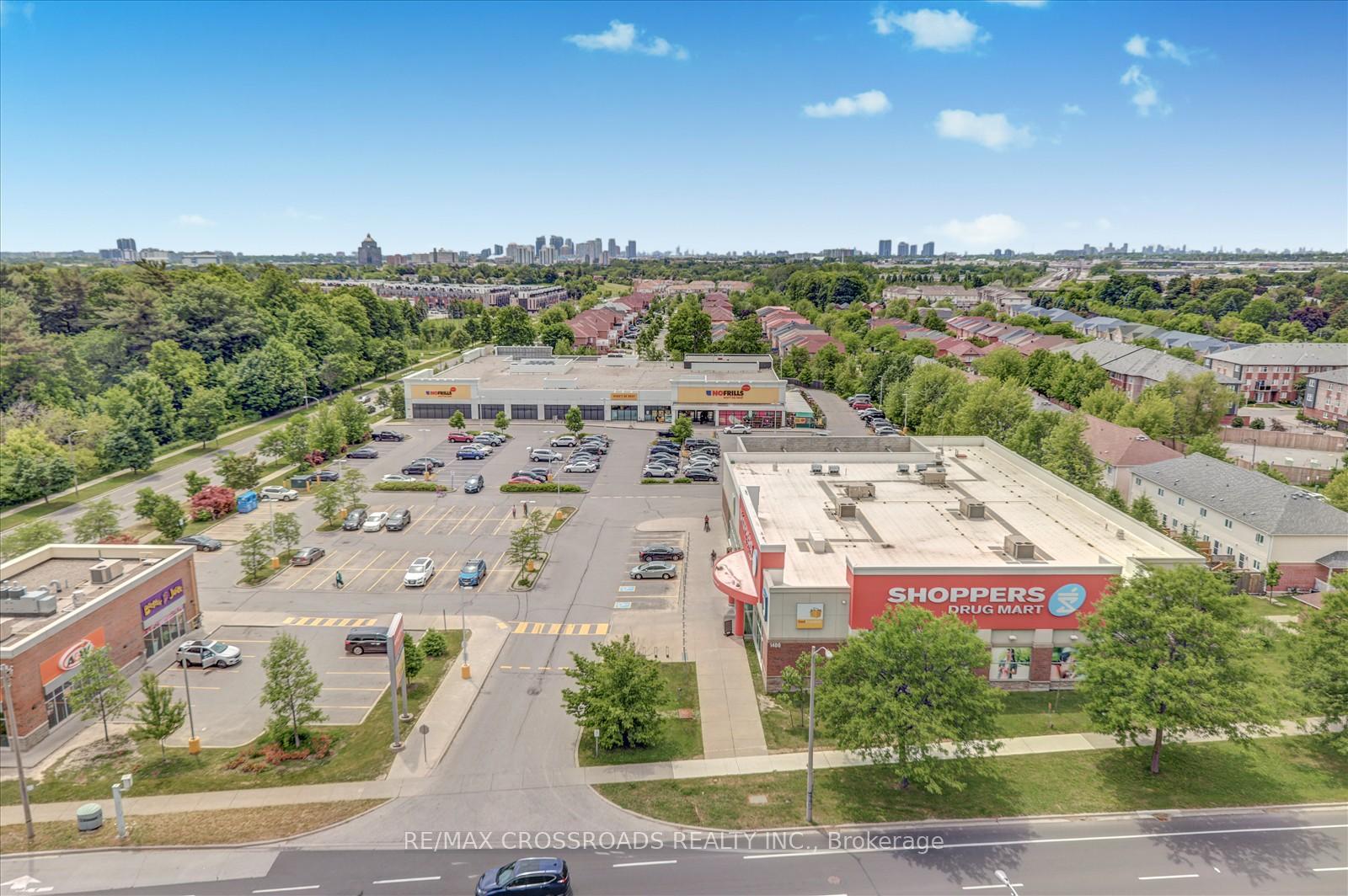 2 Bedrooms Condo at 400 Mclevin, Toronto For sale