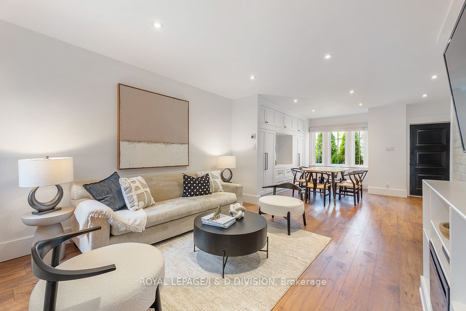 325 Davisville