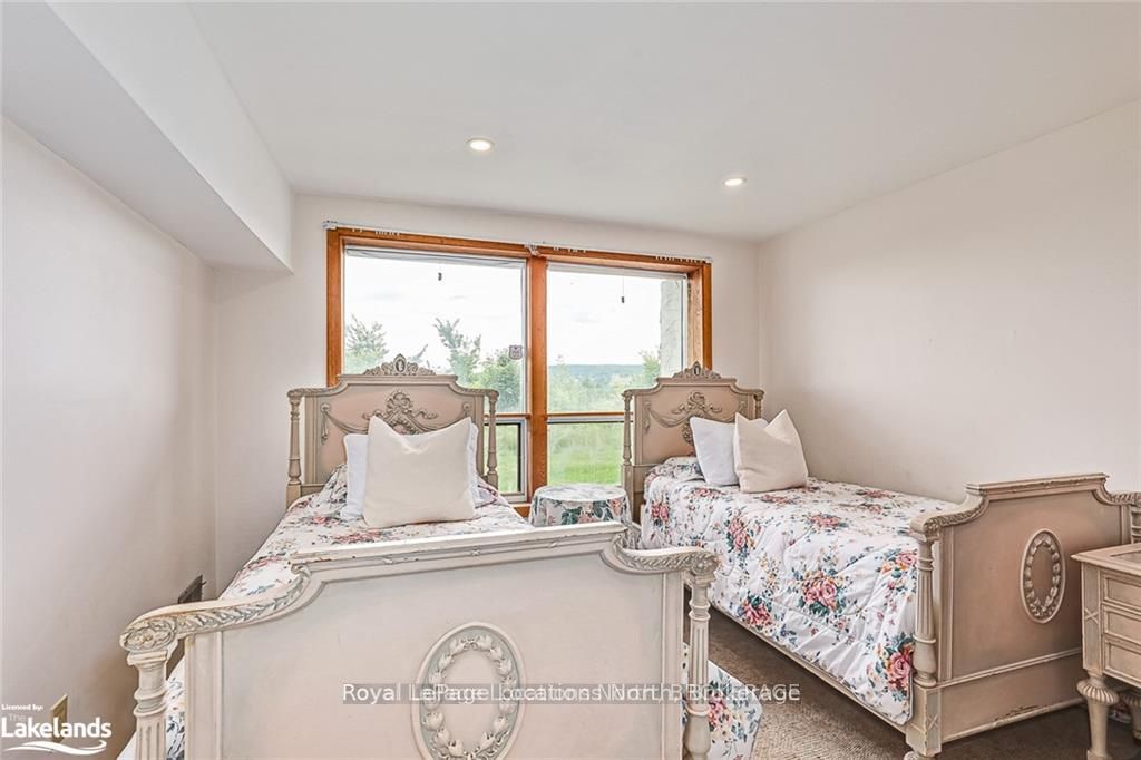 795310 The Blue Mountains Clearview Townline