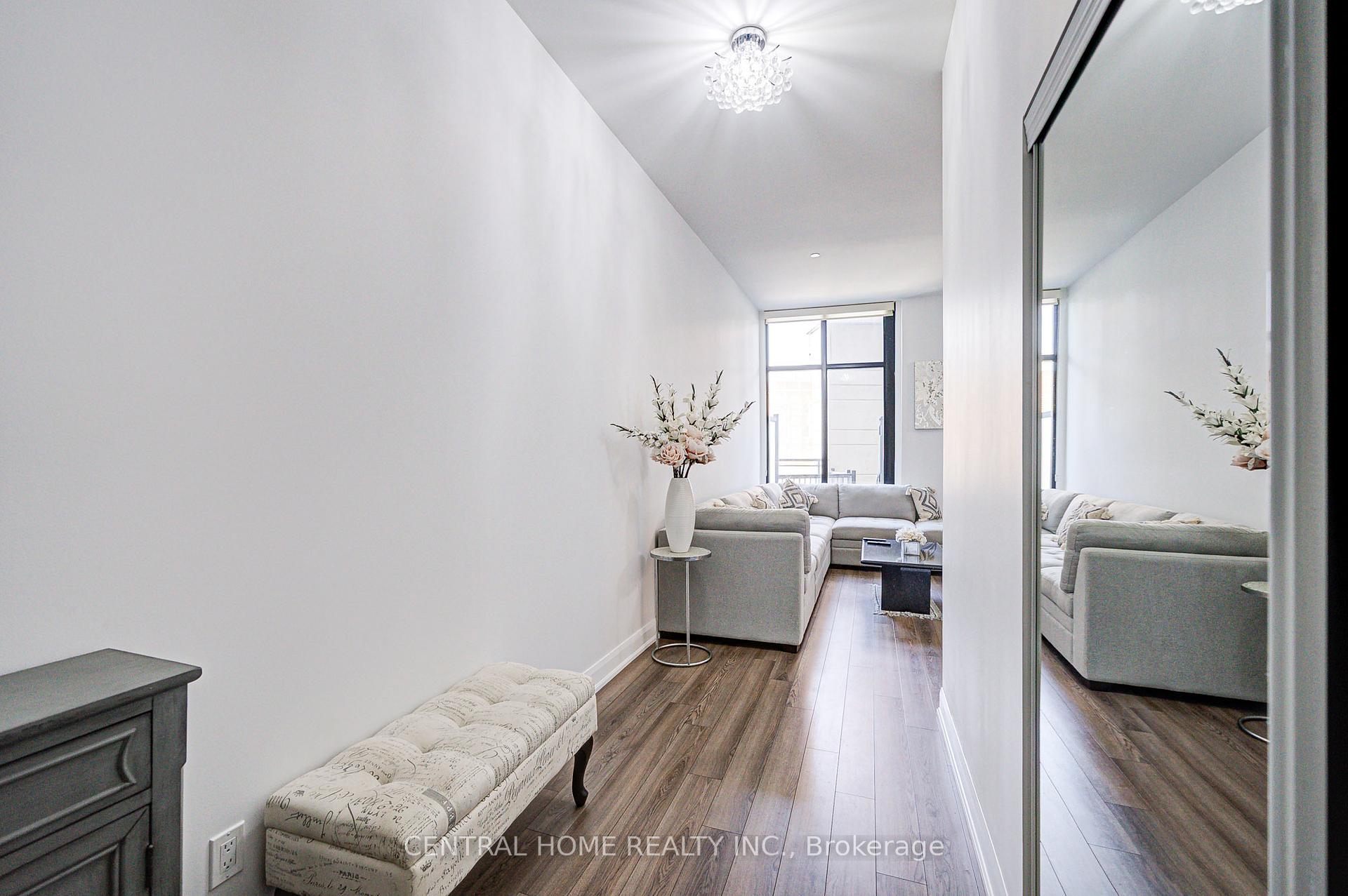 2 Bedrooms Condo at 2910 Highway 7, Vaughan For sale