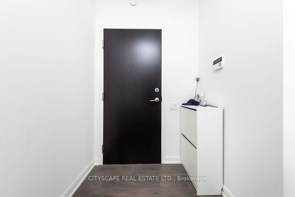 5162 Yonge