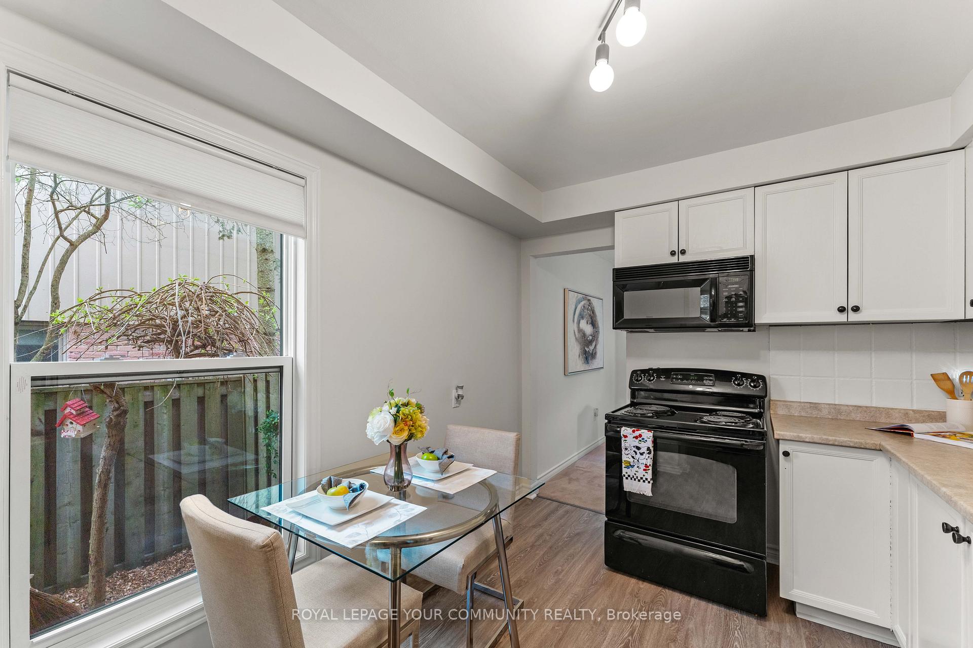 6 Bedrooms Condo at 2655 Gananoque, Mississauga For sale