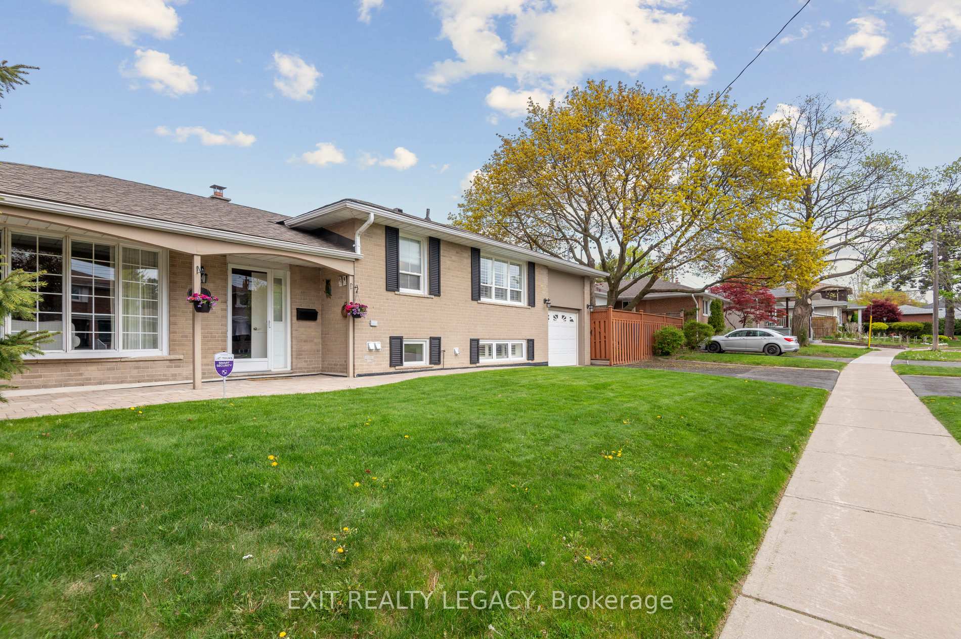 1 Orville Road, Toronto, ON M1H 1E5