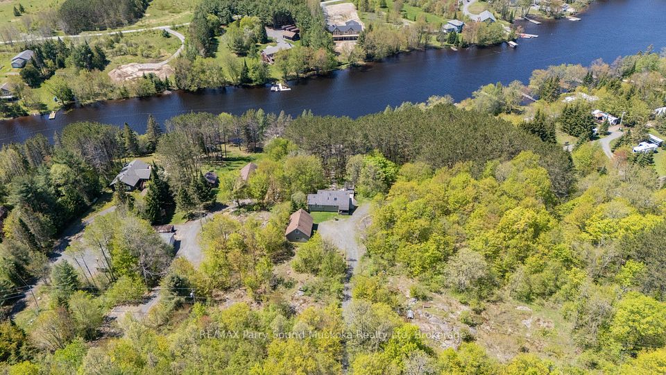 587 Centre Road, McKellar, ON P2A 0B4