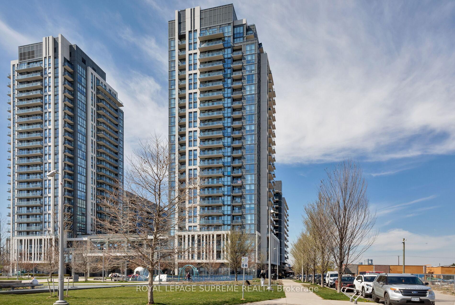 2 Bedrooms Condo at 17 Zorra,  Toronto For sale