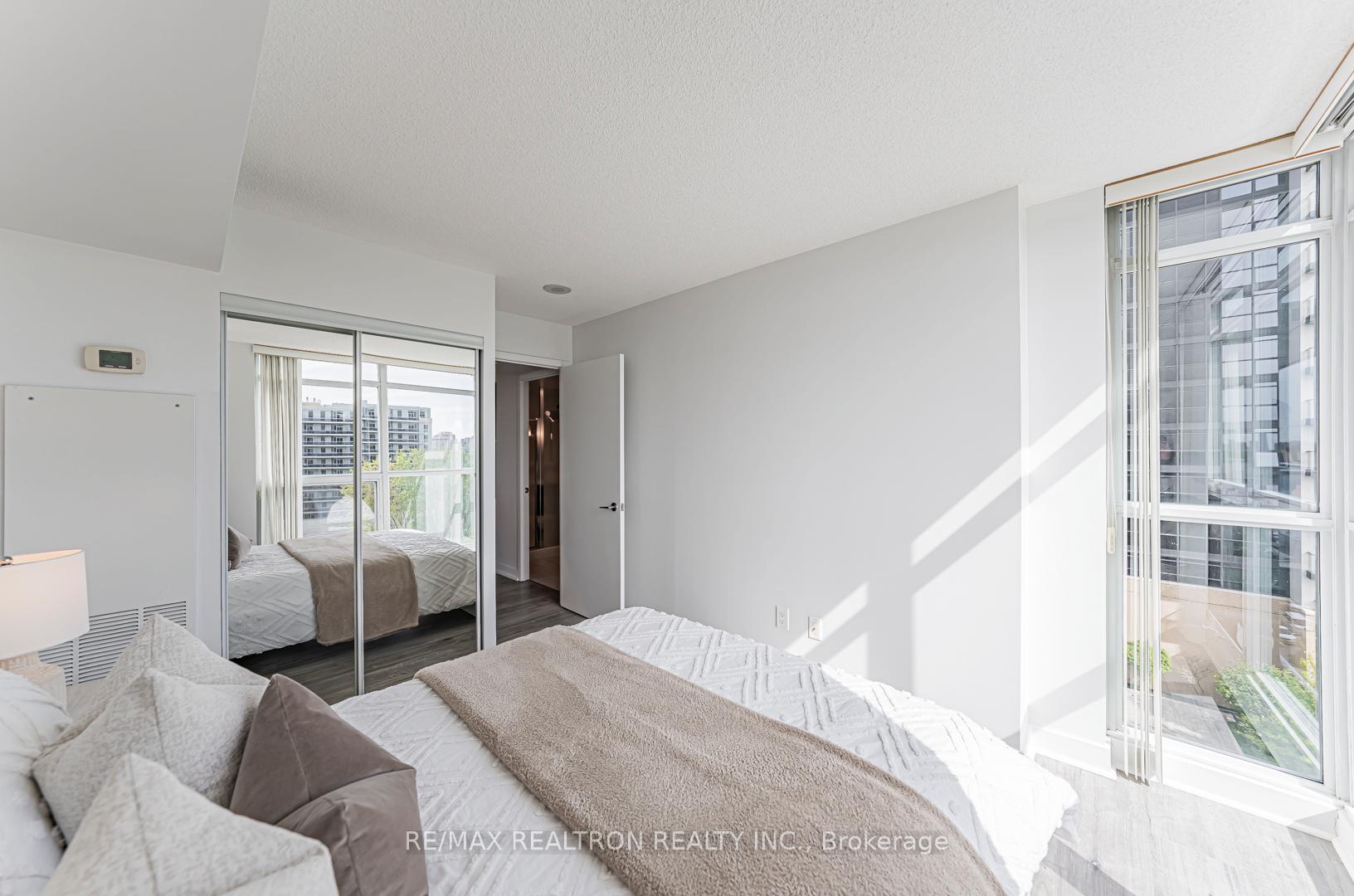 3 Bedrooms Condo at 29 Singer, Toronto For sale