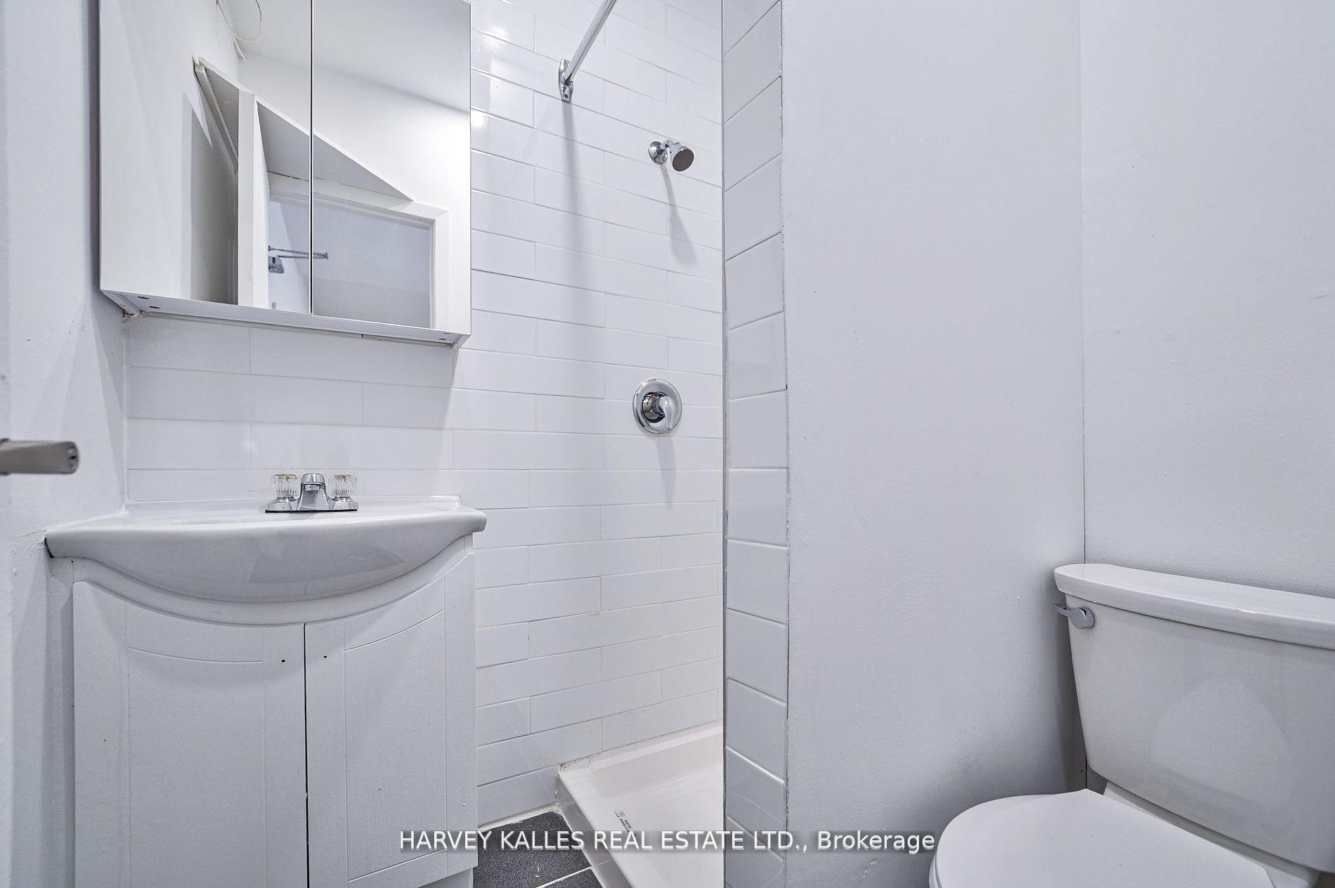 1046 Bathurst Street Unit 2