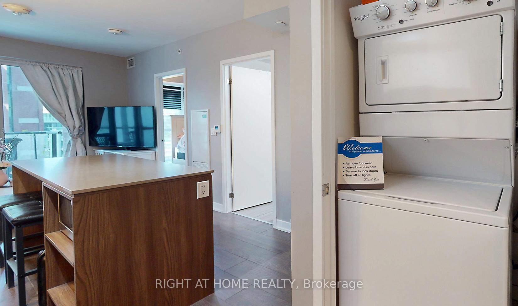1 Bedroom Condo at 31 Tippet,  Toronto For sale
