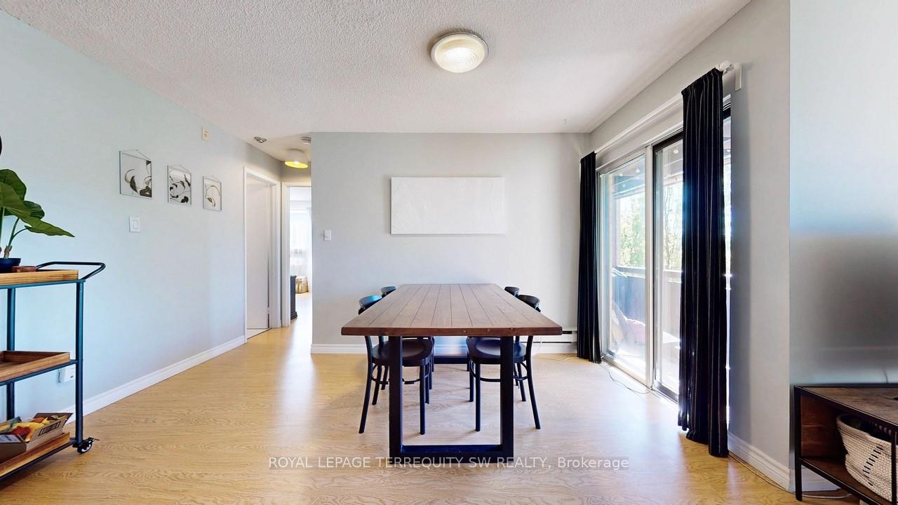 2 Bedrooms Condo at 3835 Lake Shore, Toronto For sale