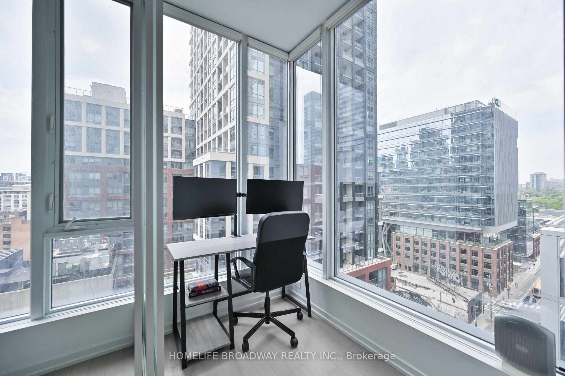 2 Bedrooms Condo at 101 Peter, Toronto For sale