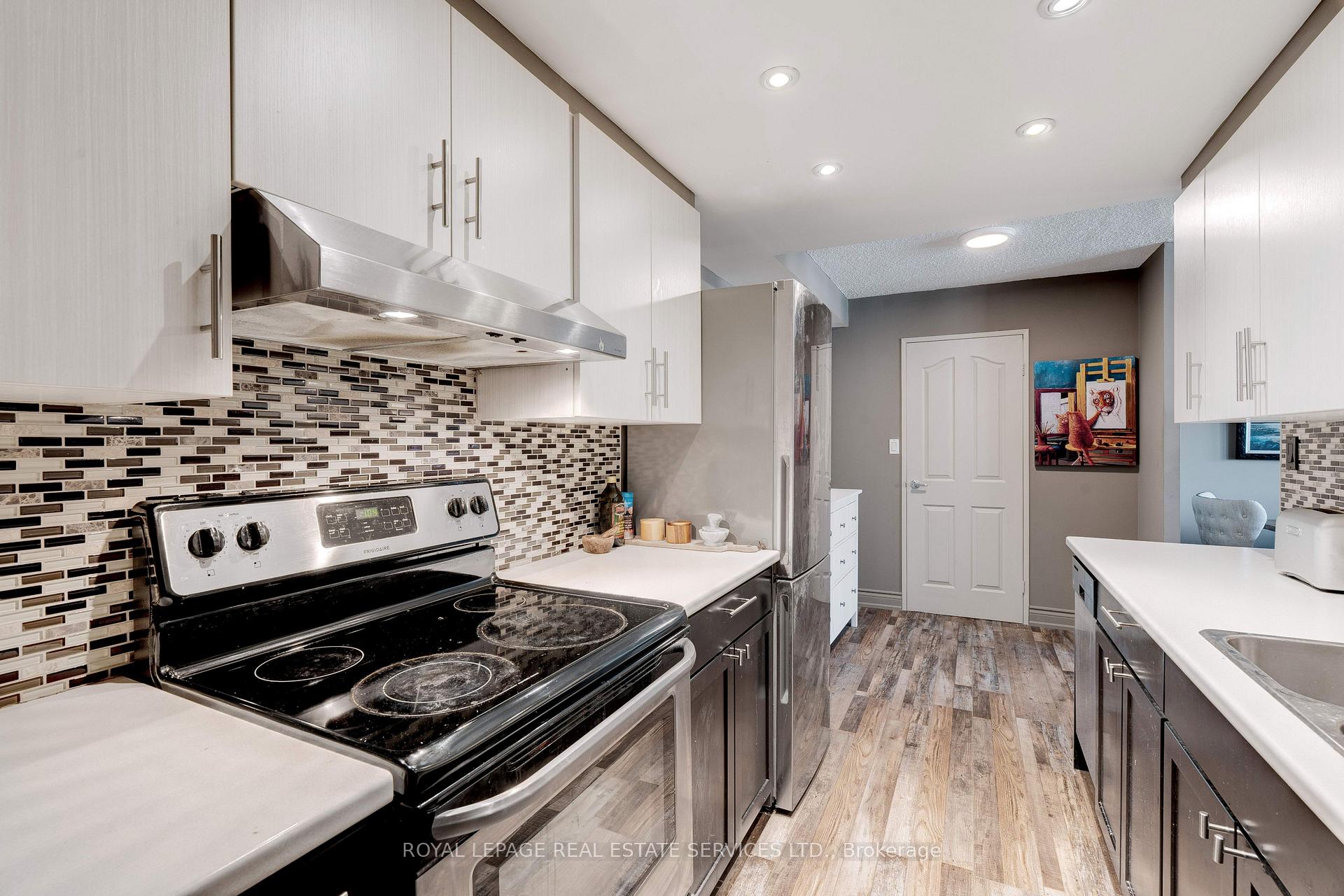 2 Bedrooms Condo at 120 Duke,  Hamilton For sale