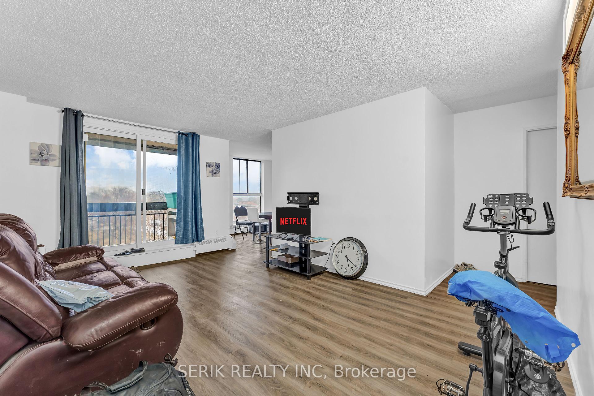 2 Bedrooms Condo at 4673 Jane,  Toronto For sale