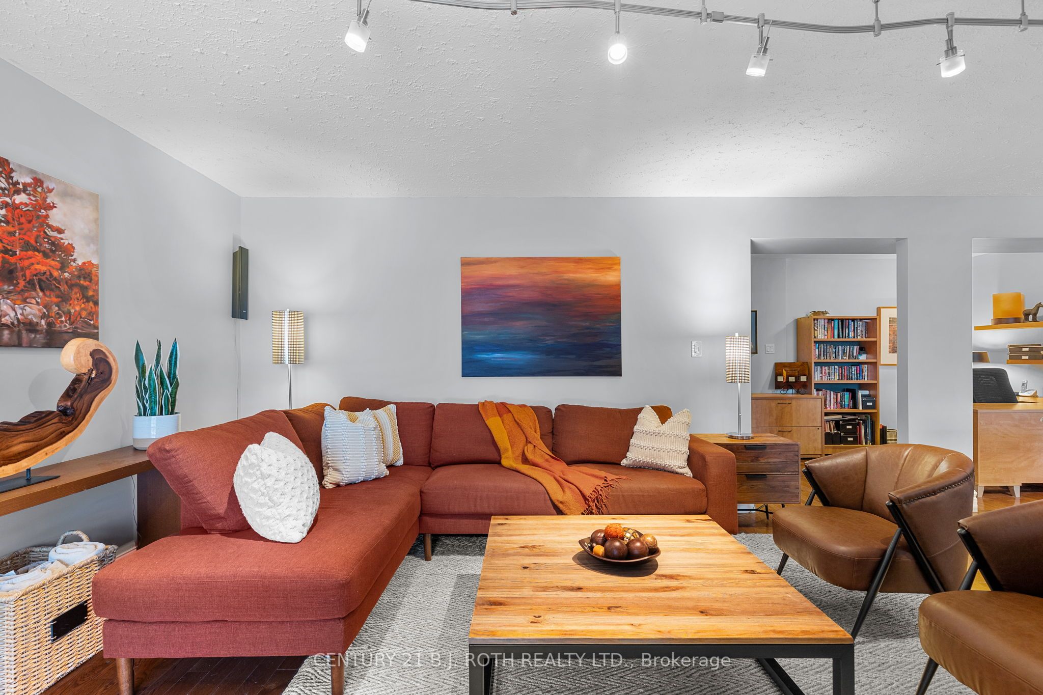 2679 Lakeshore Road E