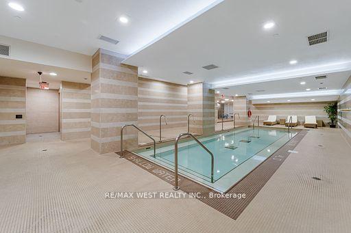 2 Bedrooms Condo at 70 Roehampton,  Toronto For sale