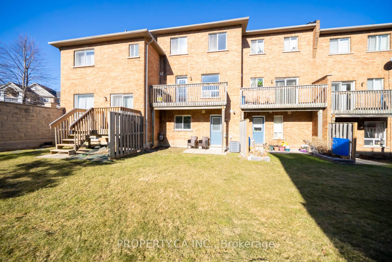 3 Bedrooms Condo at 601 Shoreline, Mississauga For sale