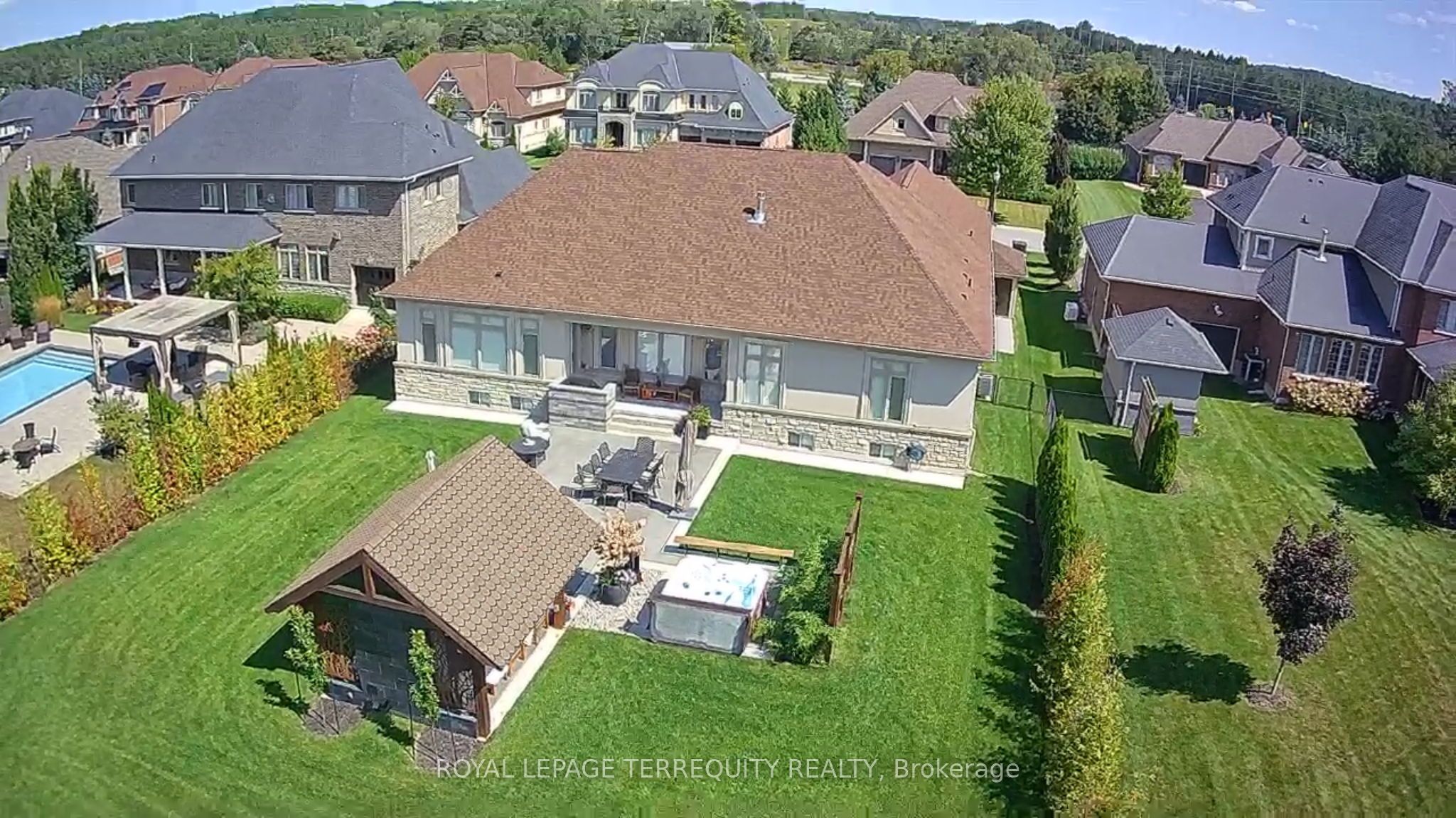 20 Country Club Crescent
