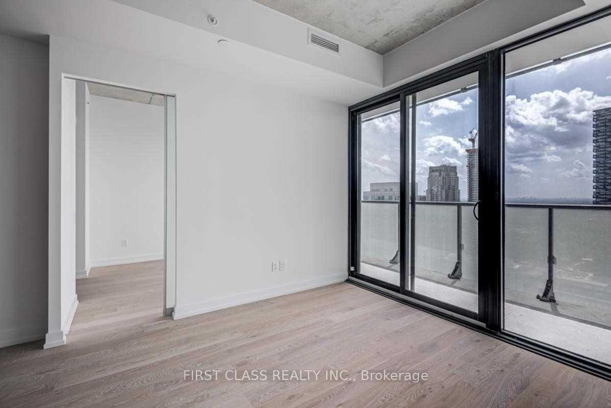 2 Bedrooms Condo at 161 Roehampton,  Toronto For sale