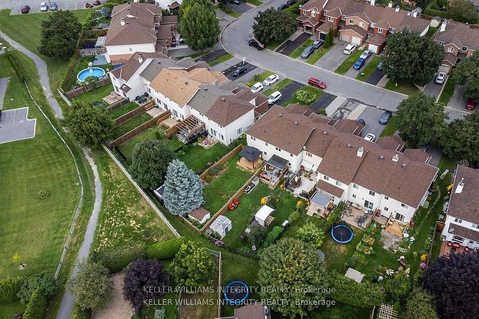 68 Whitegate Crescent, Barrhaven, ON K2J 4B7