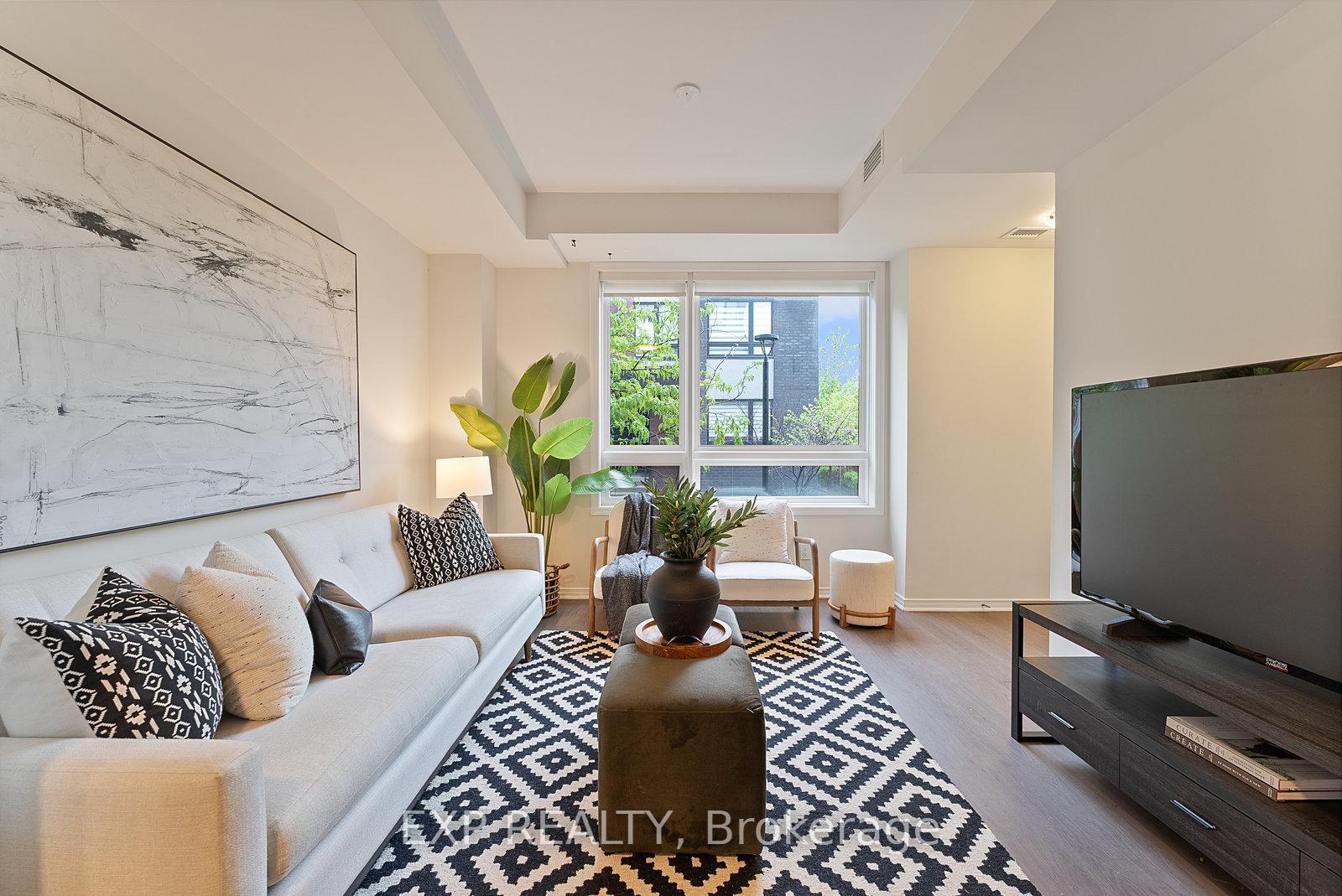 2 Bedrooms Condo at 1100 Briar Hill, Toronto For sale