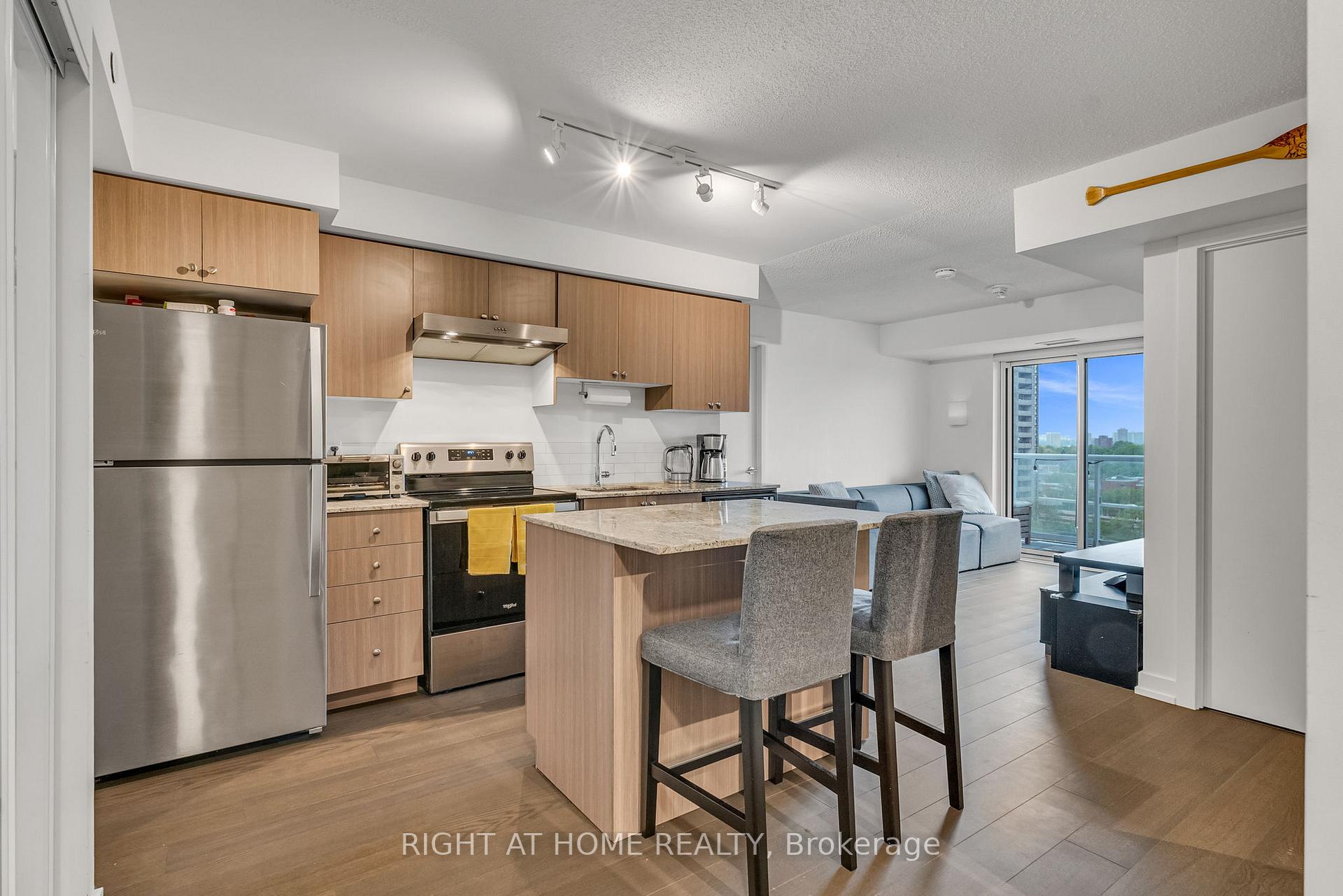 2 Bedrooms Condo at 10 Wilby, Toronto For sale