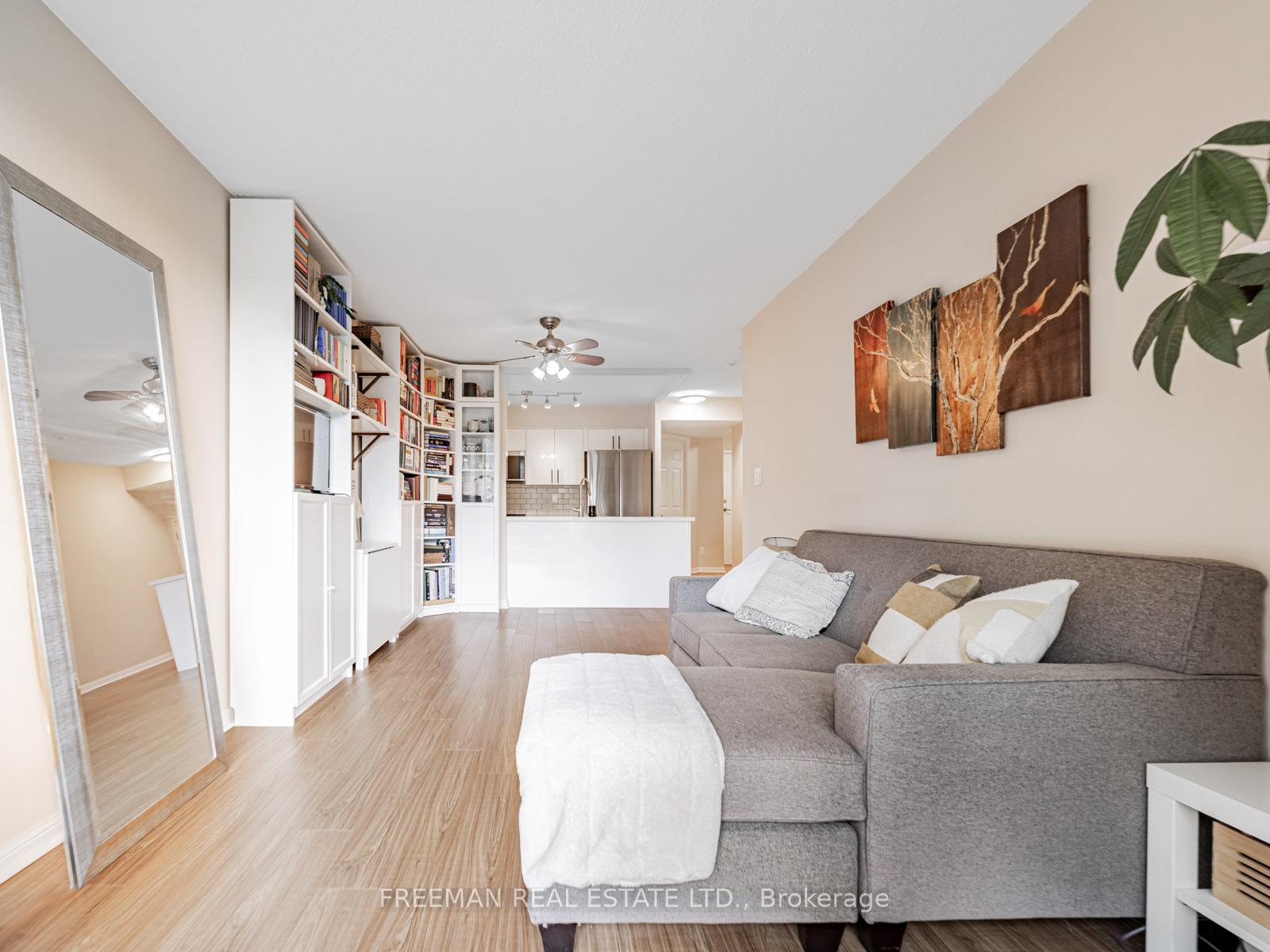 2 Bedrooms Condo at 260 Merton, Toronto For sale