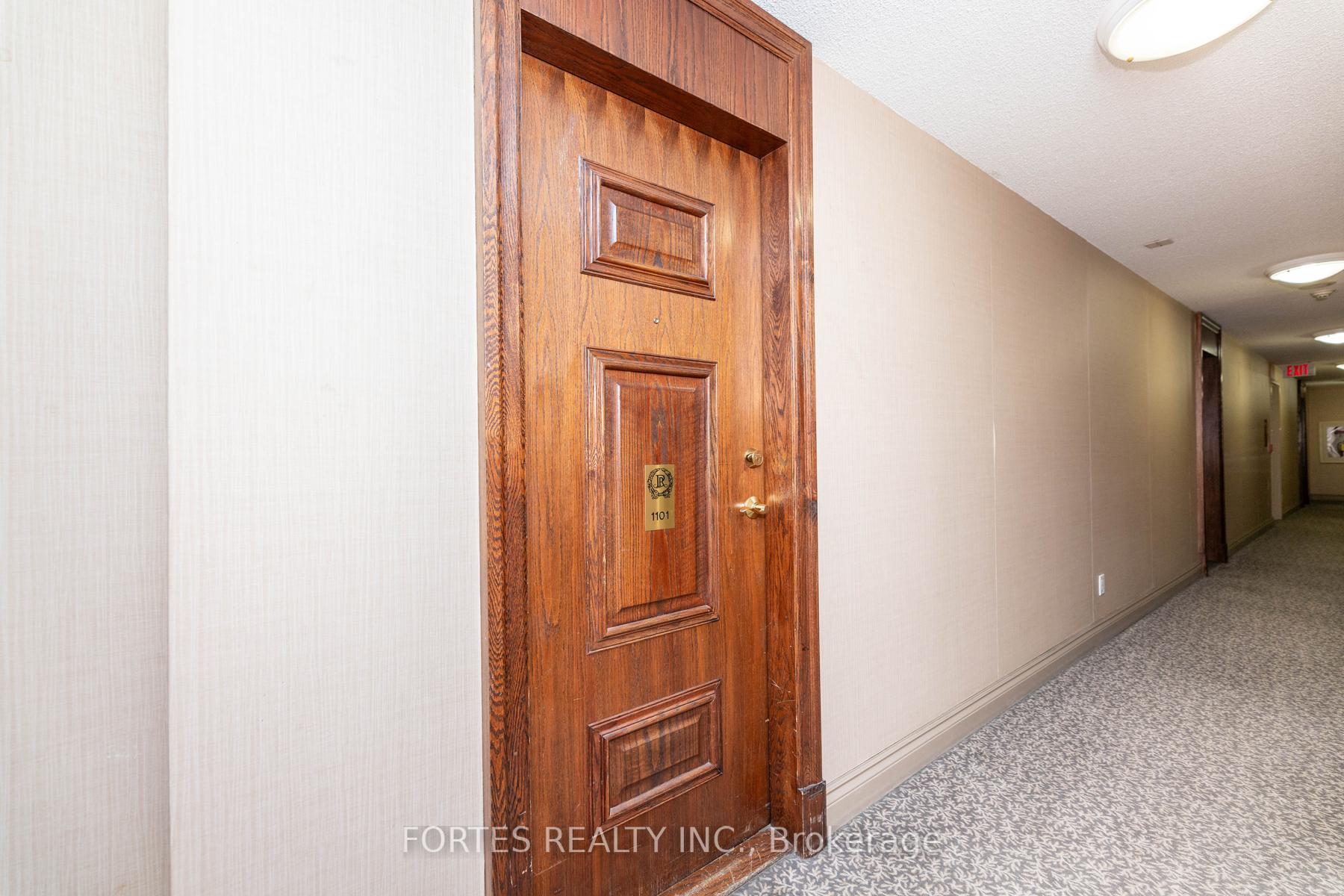 2 Bedrooms Condo at 9 Michael Power,  Toronto For sale