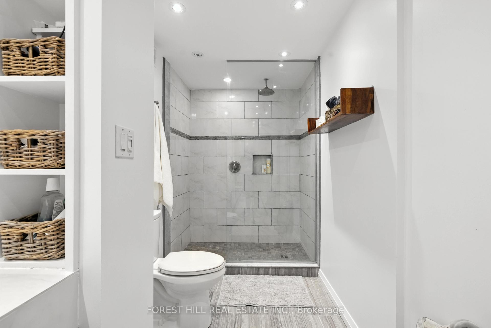 Co-op at 21 Dale, Toronto For sale