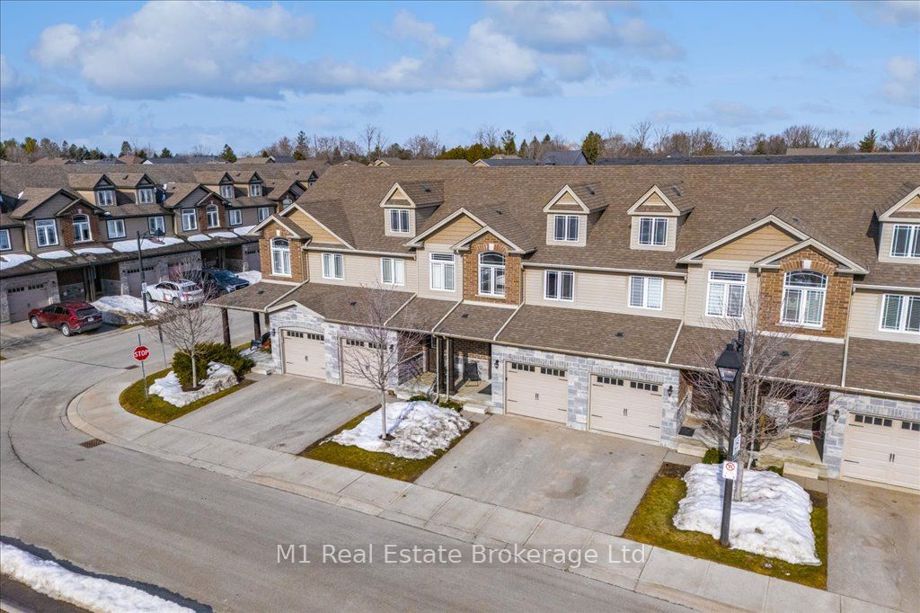 #102W - 102 Westminster Crescent, Centre Wellington, ON N1M 1Y8