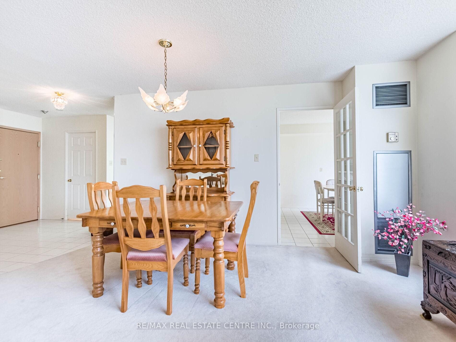 1 Bedroom Condo at 55 Elm, Mississauga For sale