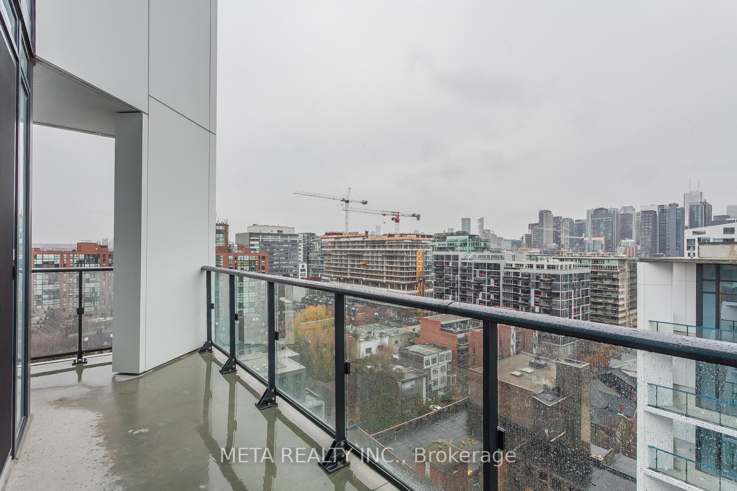 2 Bedrooms Condo at 9 Tecumseth, Toronto For sale