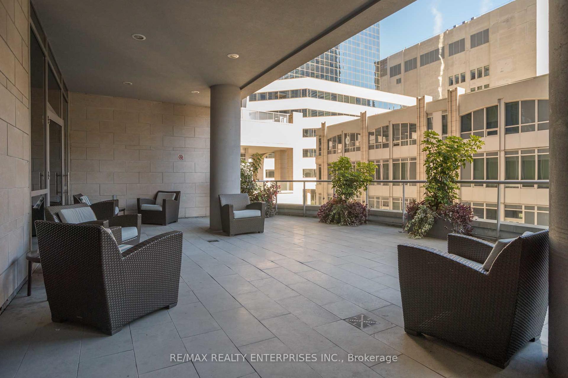 2 Bedrooms Condo at 763 Bay, Toronto For sale