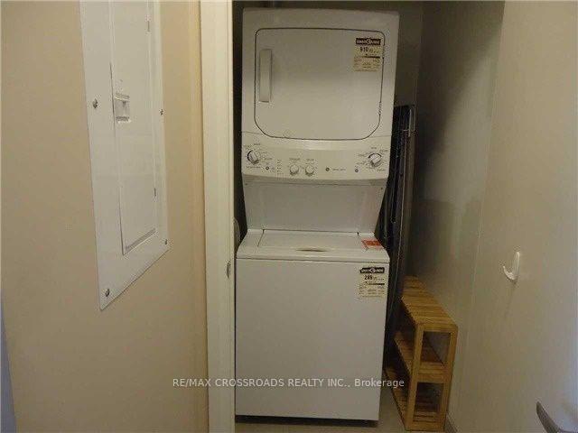 2 Bedrooms Condo at 17 Kenaston, Toronto For sale
