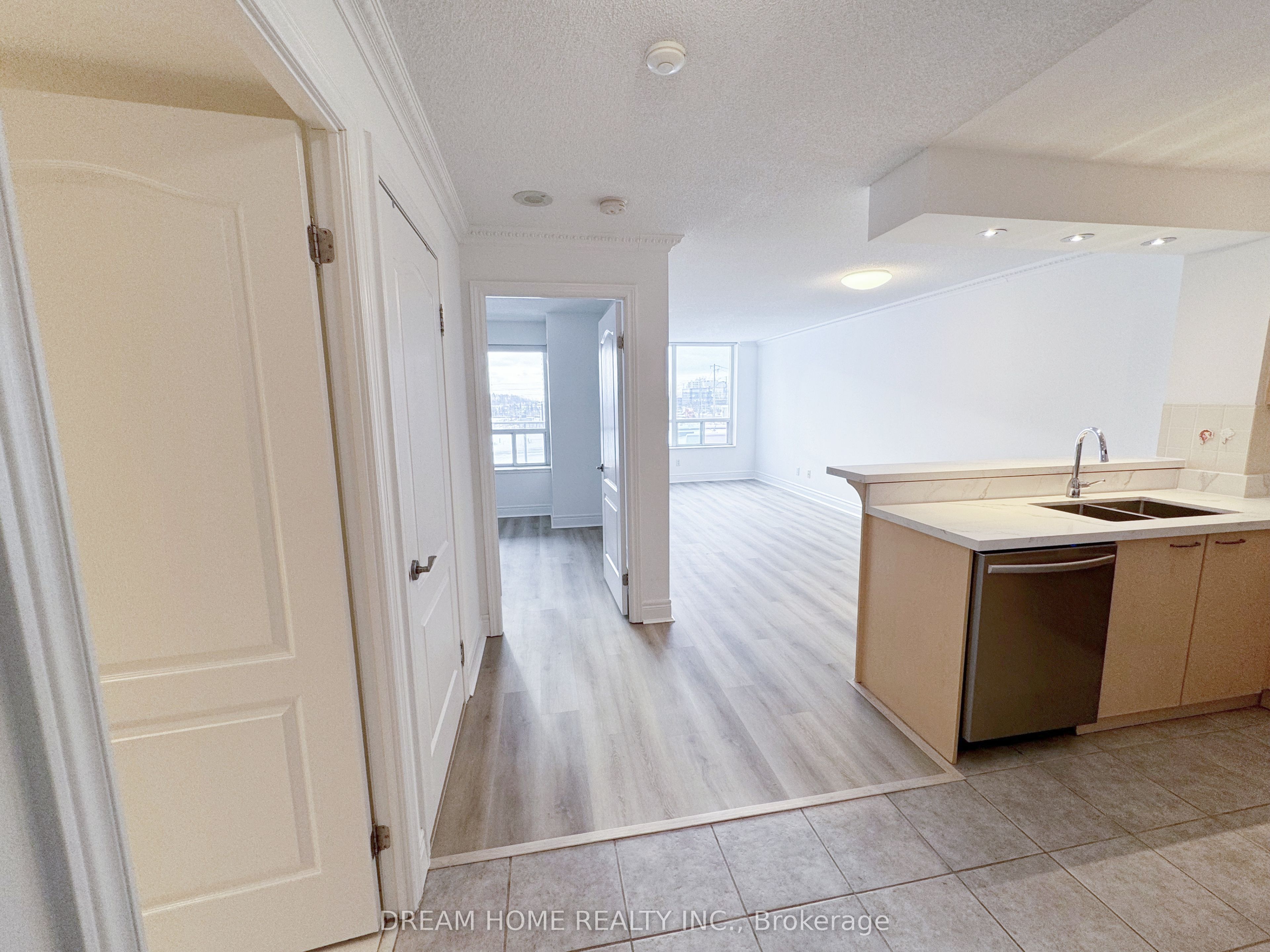 48 Suncrest Boulevard, #507