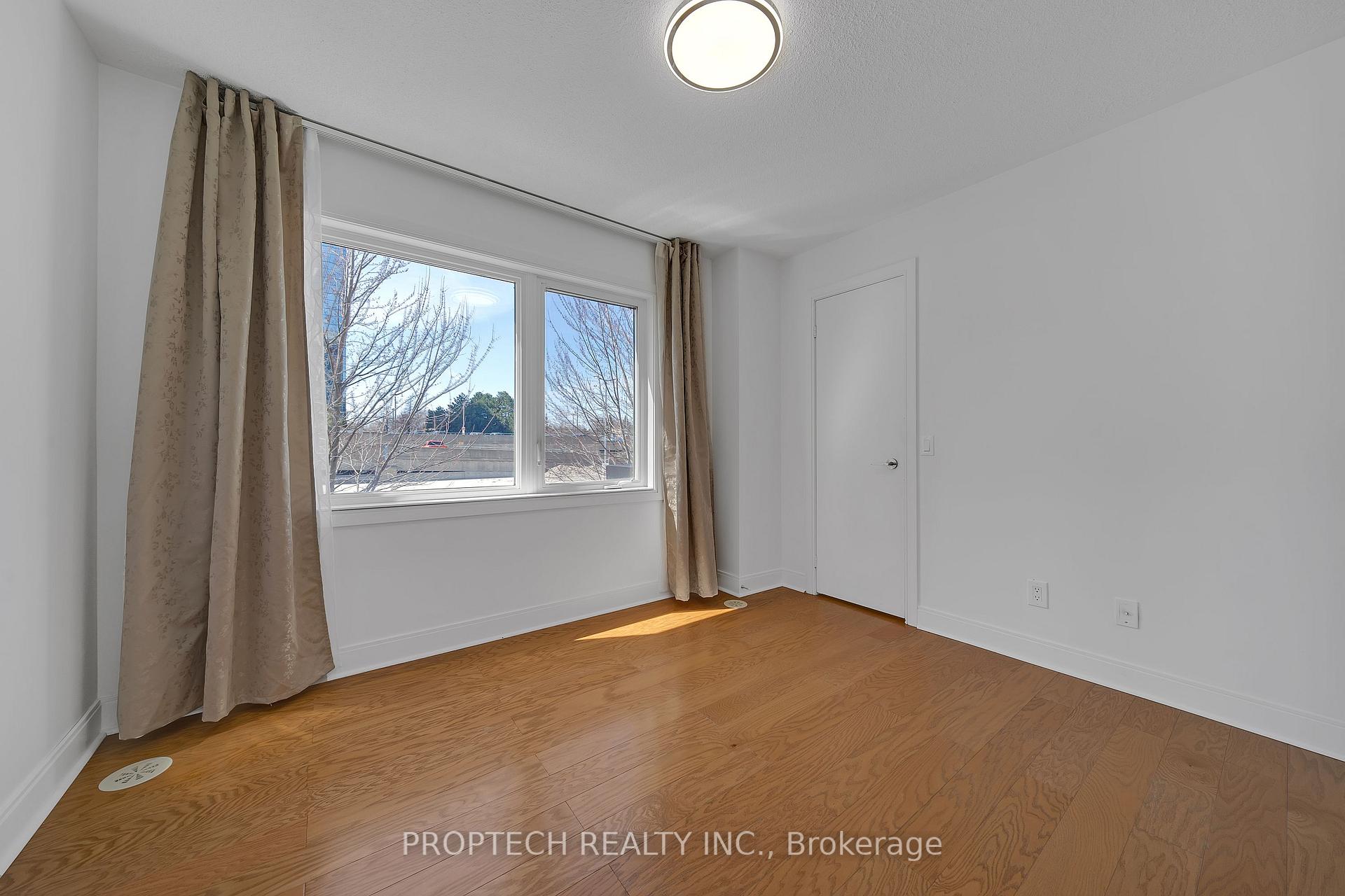 4 Bedrooms Condo at 295 Village Green,  Toronto For sale