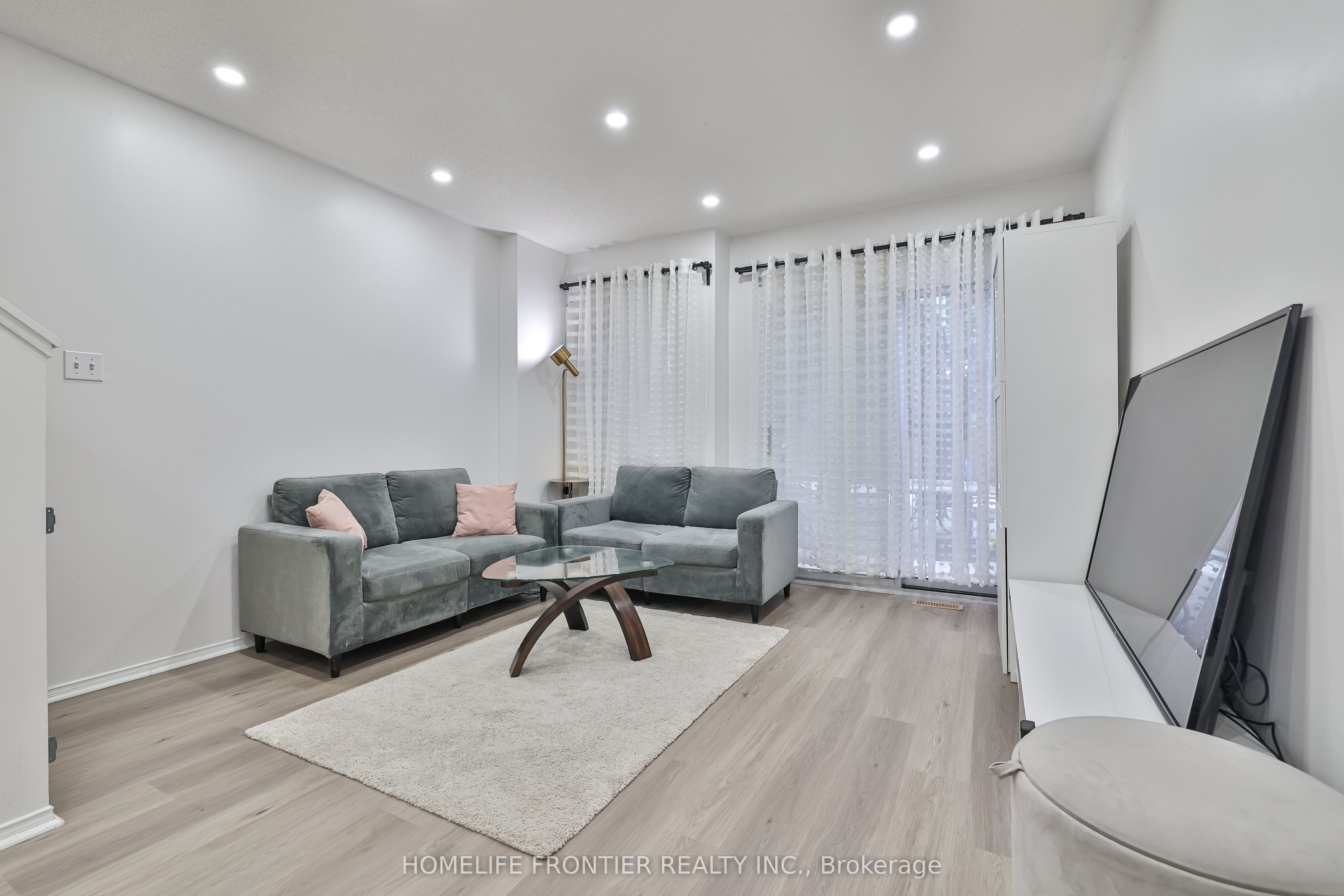 735 New Westminster Drive, #93