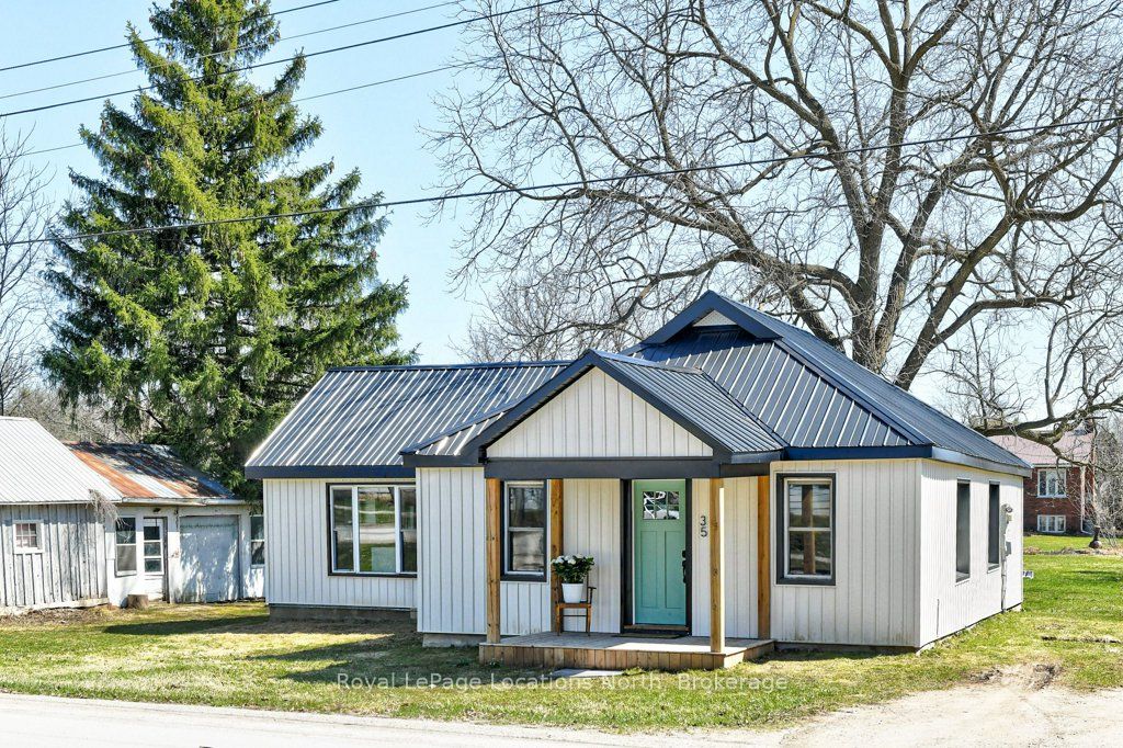 35 Caroline Street E