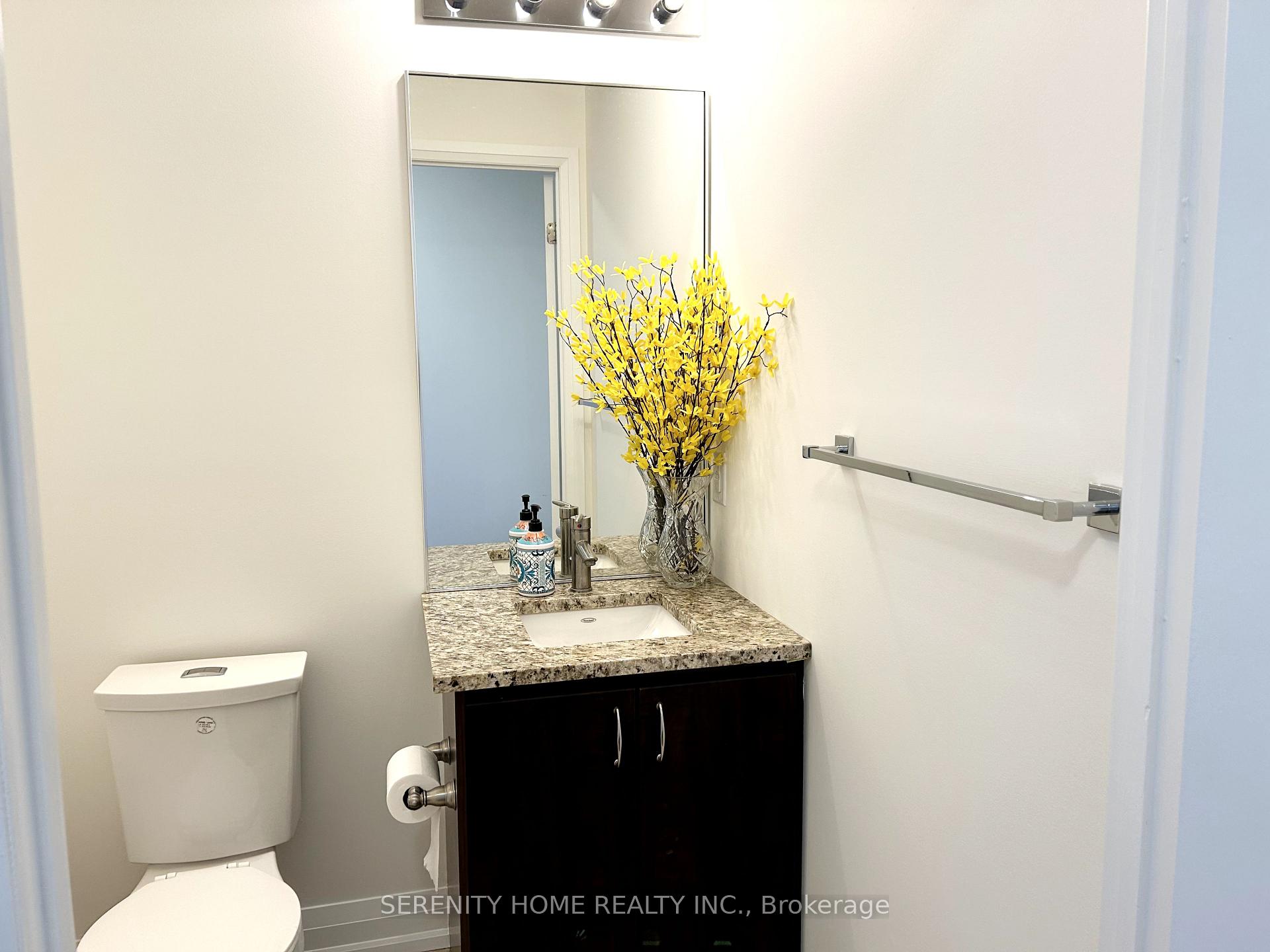 3 Bedrooms Condo at 85 The Donway,  Toronto For sale