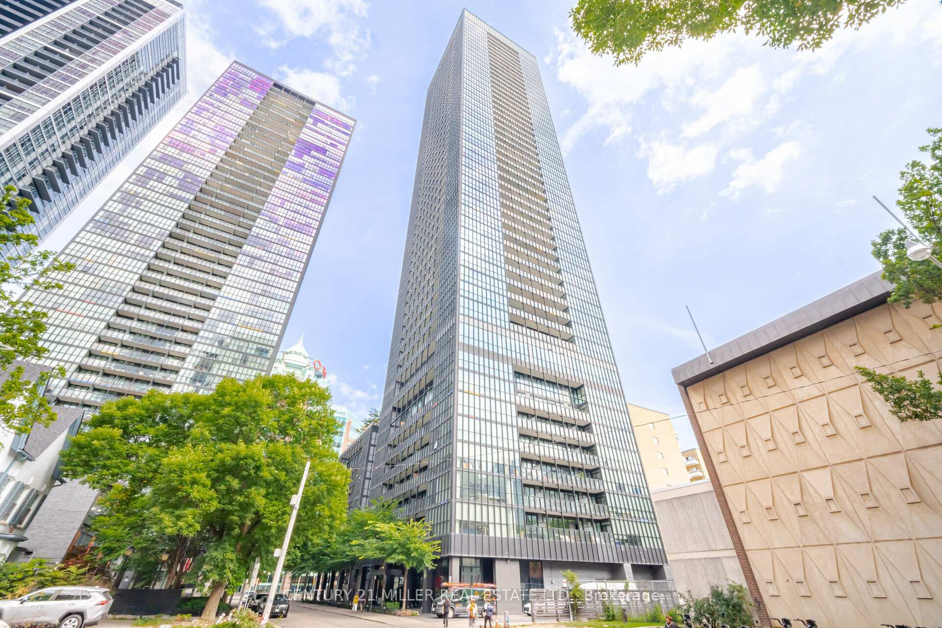 2 Bedrooms Condo at 101 Charles, Toronto For sale