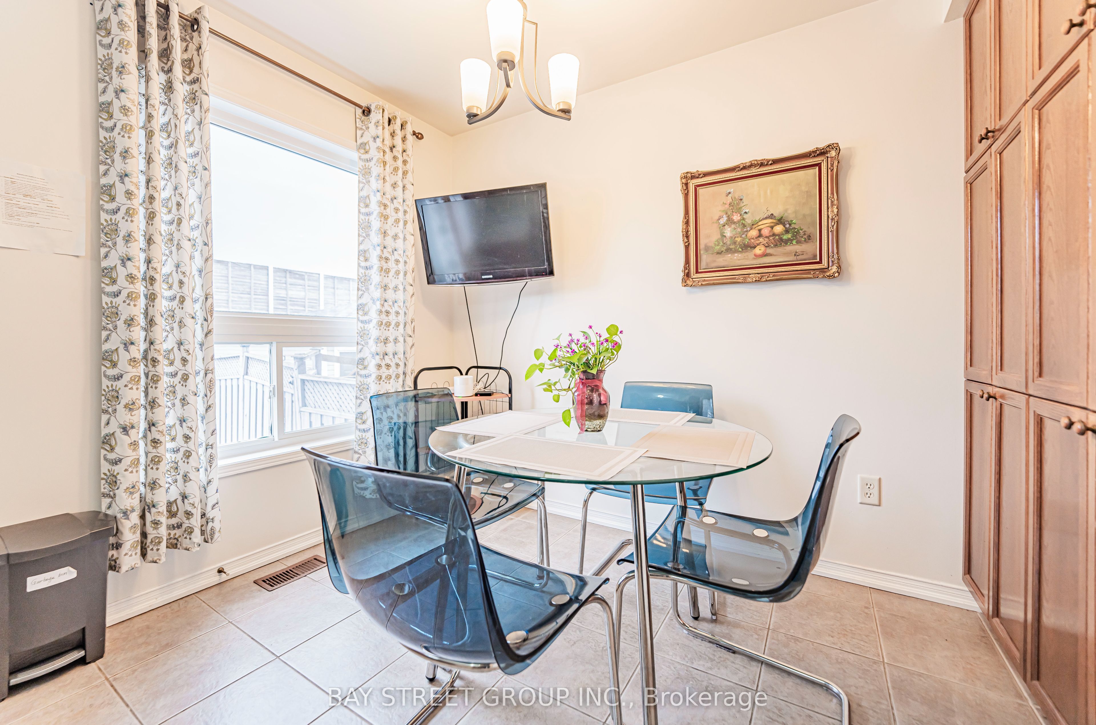68 Viella Street, Toronto, ON M6N 5C8