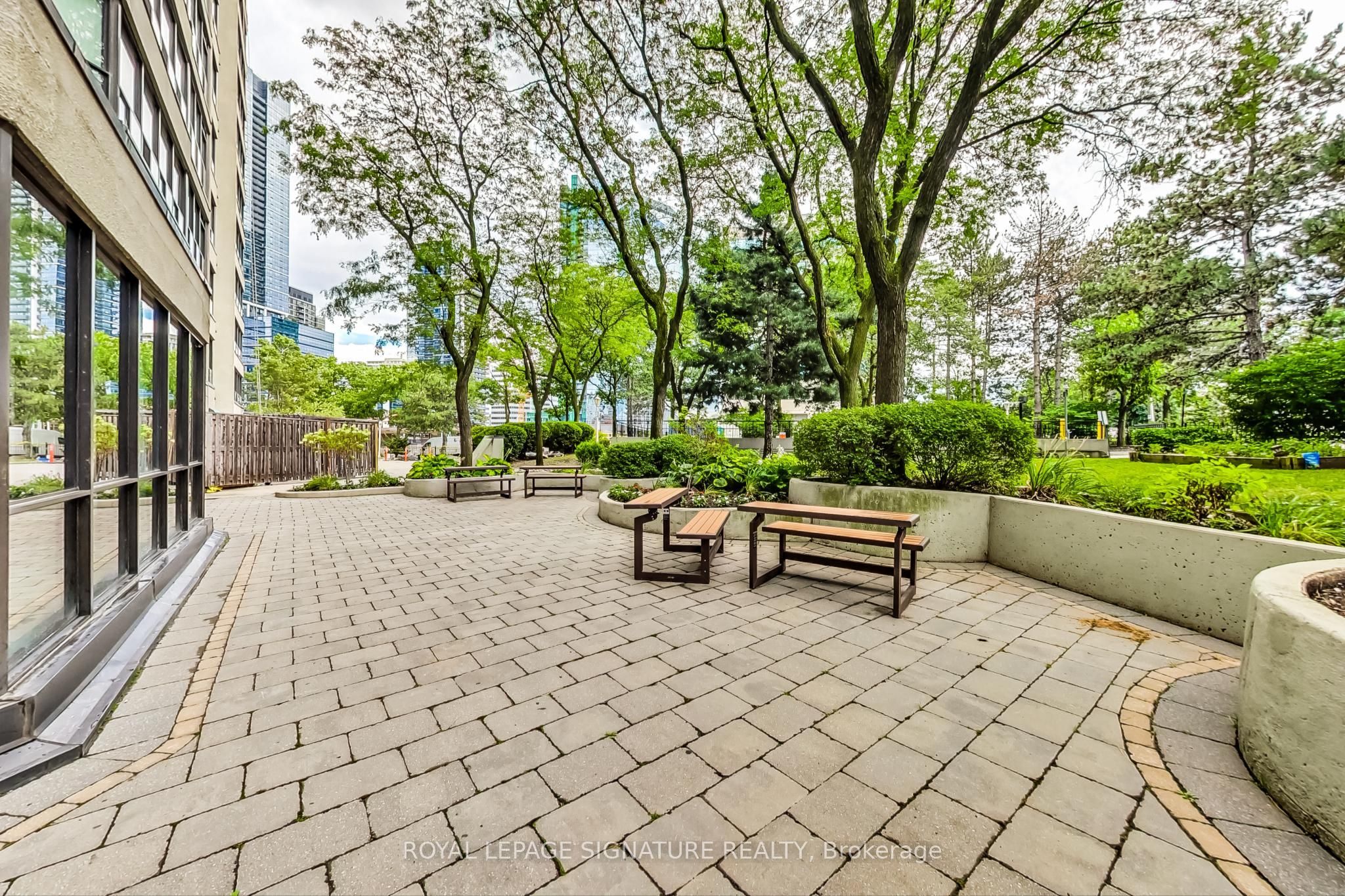 33 Elmhurst Avenue, #2107