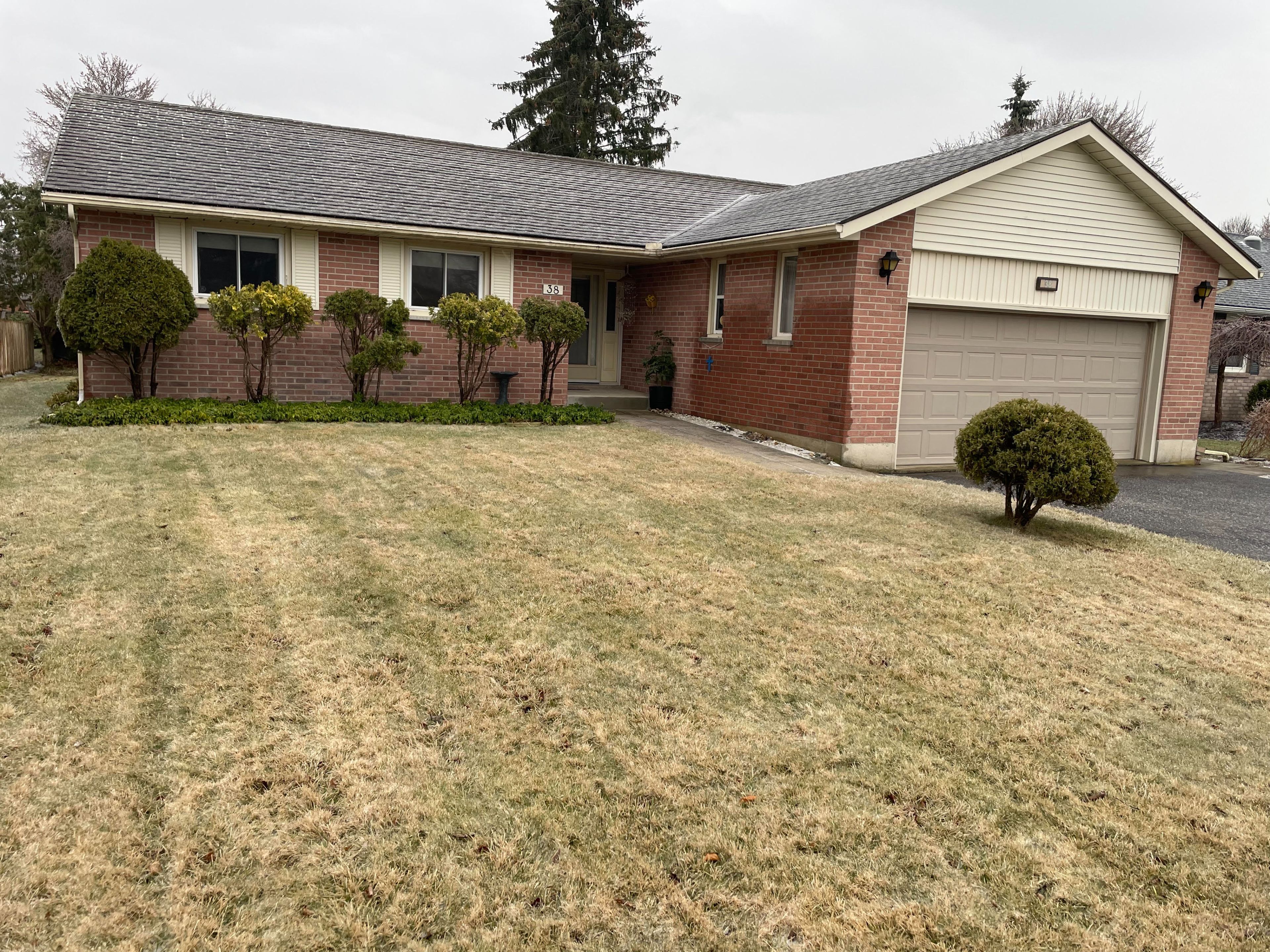 38 Adams Avenue Tillsonburg Ontario N4G 5B3