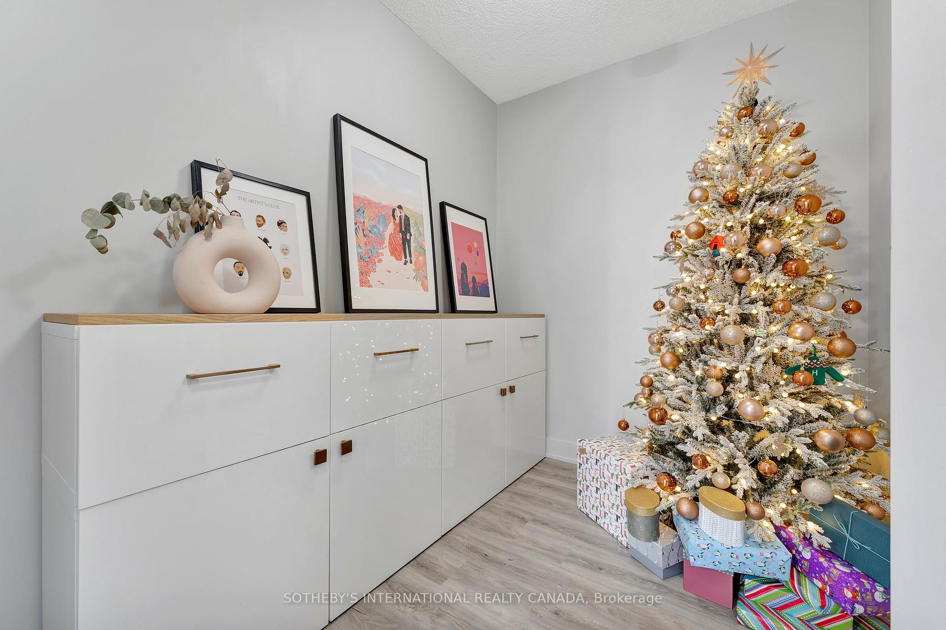 3 Bedrooms Condo at 339 Rathburn, Mississauga For sale