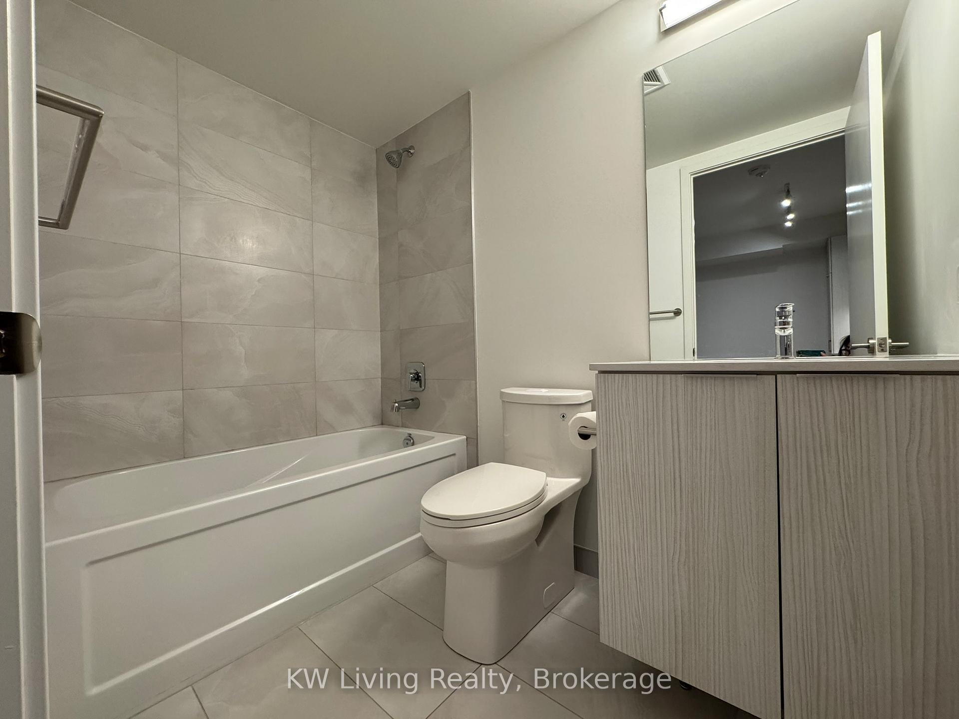 2 Bedrooms Condo at 158 Front,  Toronto For sale