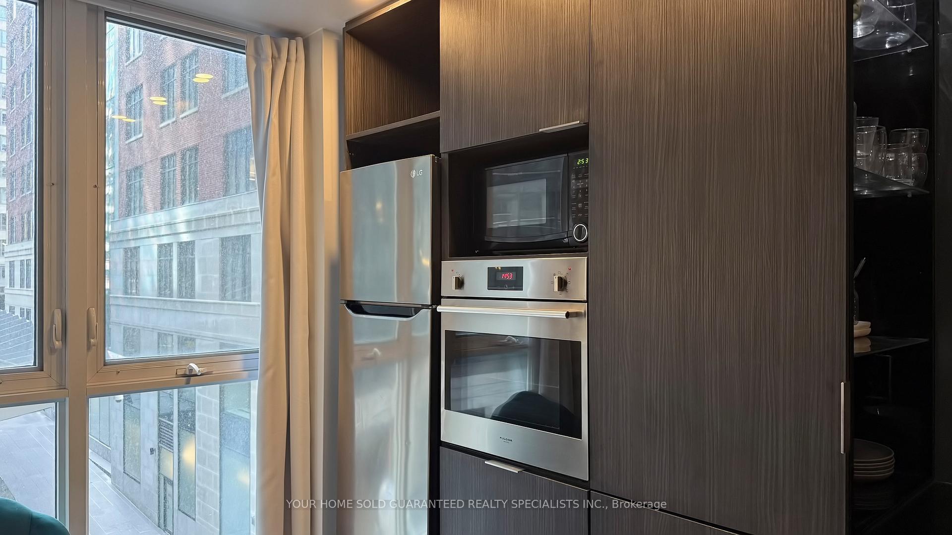 1 Bedroom Condo at 70 Temperance, Toronto For sale