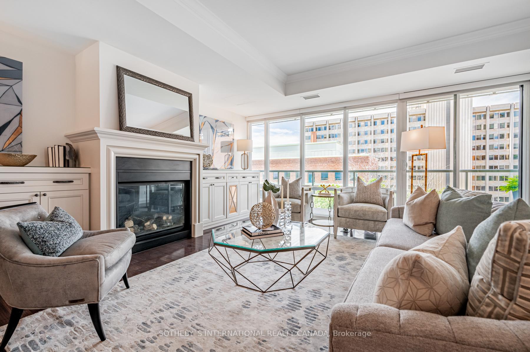 2 Bedrooms Condo at 1 Bedford,  Toronto For sale