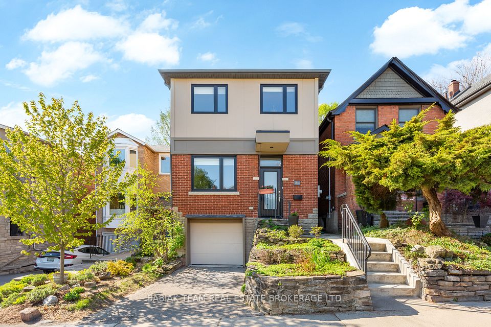 25 Mayfield